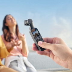 DJI 大疆 Pocket 2 Creator Combo 3 轴手持云台稳定器，带 4K 摄像头、Vlog、超高清视频、64 MP 像素高分辨率照片、1/1.7 英寸 CMOS（约2.54/4.32 厘米）、HDR、降噪、延时摄影、慢动作